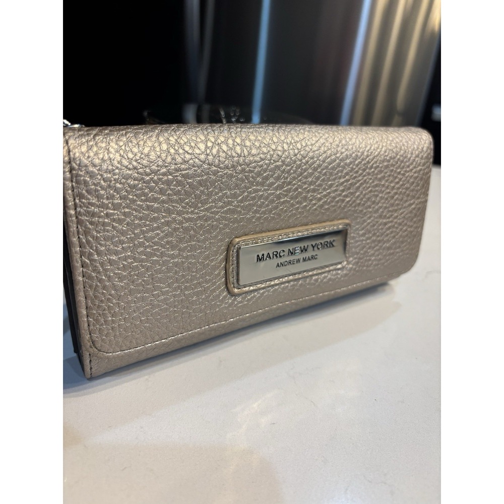 Genuine Pebbled Light Gold‎ Leather Marc New York Flap Wallet